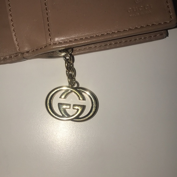 GUCCI BLUSH MONOGRAM WALLET WITH CHAIN - Picture 11 of 15